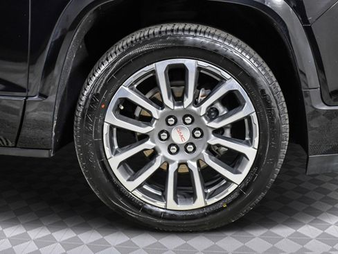 Used 2021 GMC Acadia Denali w/ Denali Technology Package image 32