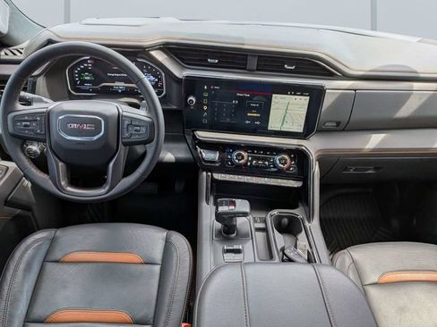 Used 2024 GMC Sierra 1500 AT4 w/ Technology Package AWD/4WD image 14