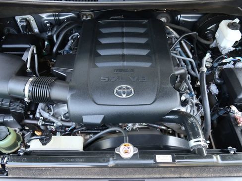 Used 2018 Toyota Tundra SR5 w/ TRD Off Road Package AWD/4WD image 40