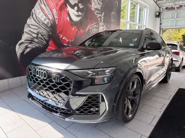 Used 2026 Audi RS Q8 performance AWD/4WD image 1