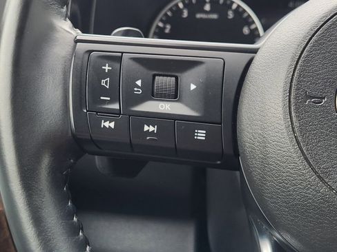 Used 2025 Nissan Pathfinder SV AWD/4WD image 32