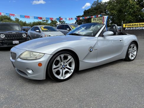 Used 2005 BMW Z4 3.0i RWD image 1