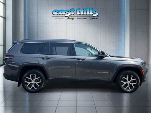 Used 2023 Jeep Grand Cherokee L Limited AWD/4WD image 2