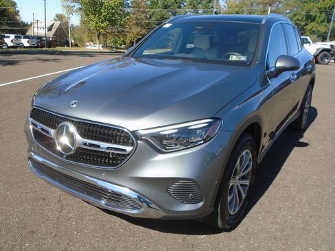 Used 2023 Mercedes-Benz GLC 300 4MATIC image 4