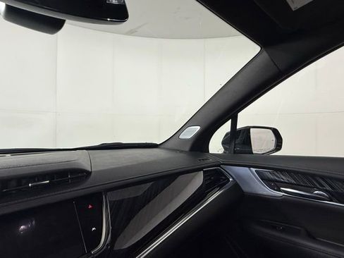 Certified 2024 Cadillac XT6 Premium Luxury image 16