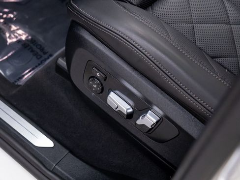 Certified 2024 BMW X7 xDrive40i w/ Climate Comfort Package image 15