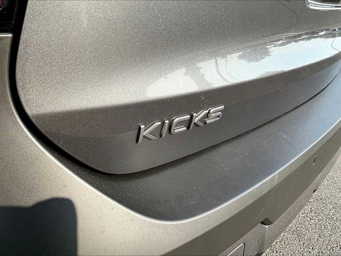 New 2025 Nissan Kicks SV image 15
