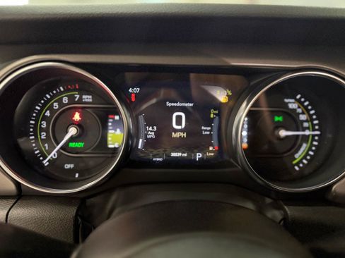Used 2023 Jeep Wrangler Unlimited Rubicon 4xe w/ Cold Weather Group AWD/4WD image 18