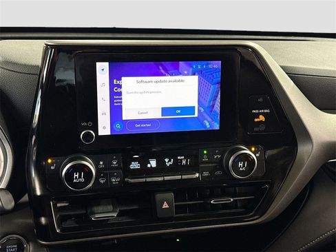 Used 2023 Toyota Highlander XLE image 21