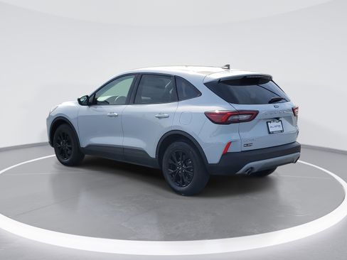 New 2025 Ford Escape Active w/ Cold Weather Package image 4