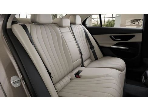 Used 2026 Mercedes-Benz E 350 Sedan image 5