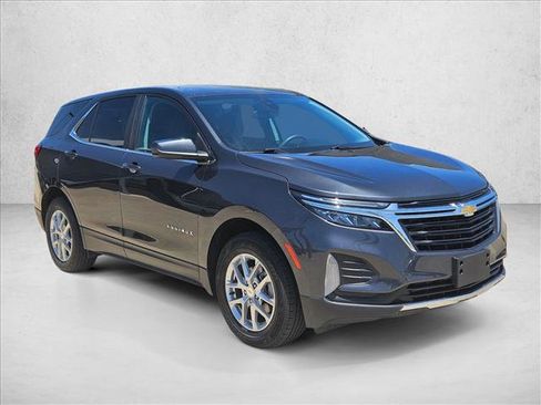Used 2023 Chevrolet Equinox LT image 3