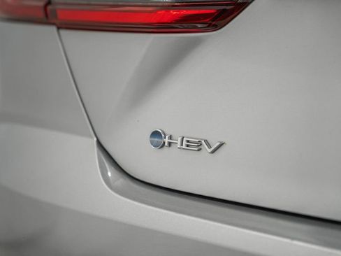 Used 2025 Toyota Camry LE image 8