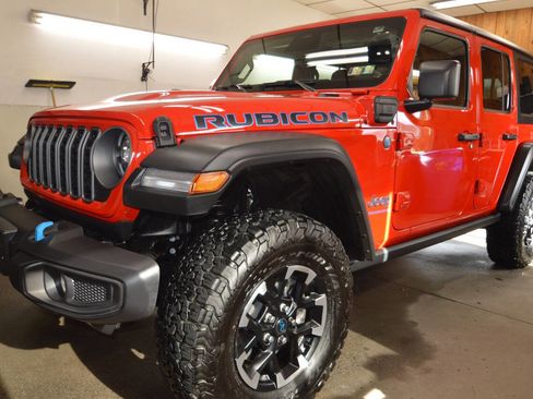 Used 2025 Jeep Wrangler Unlimited Rubicon 4xe w/ Safety Group image 35