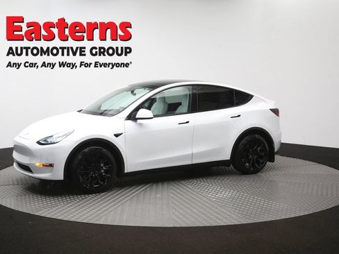 Used 2022 Tesla Model Y Long Range AWD/4WD image 54