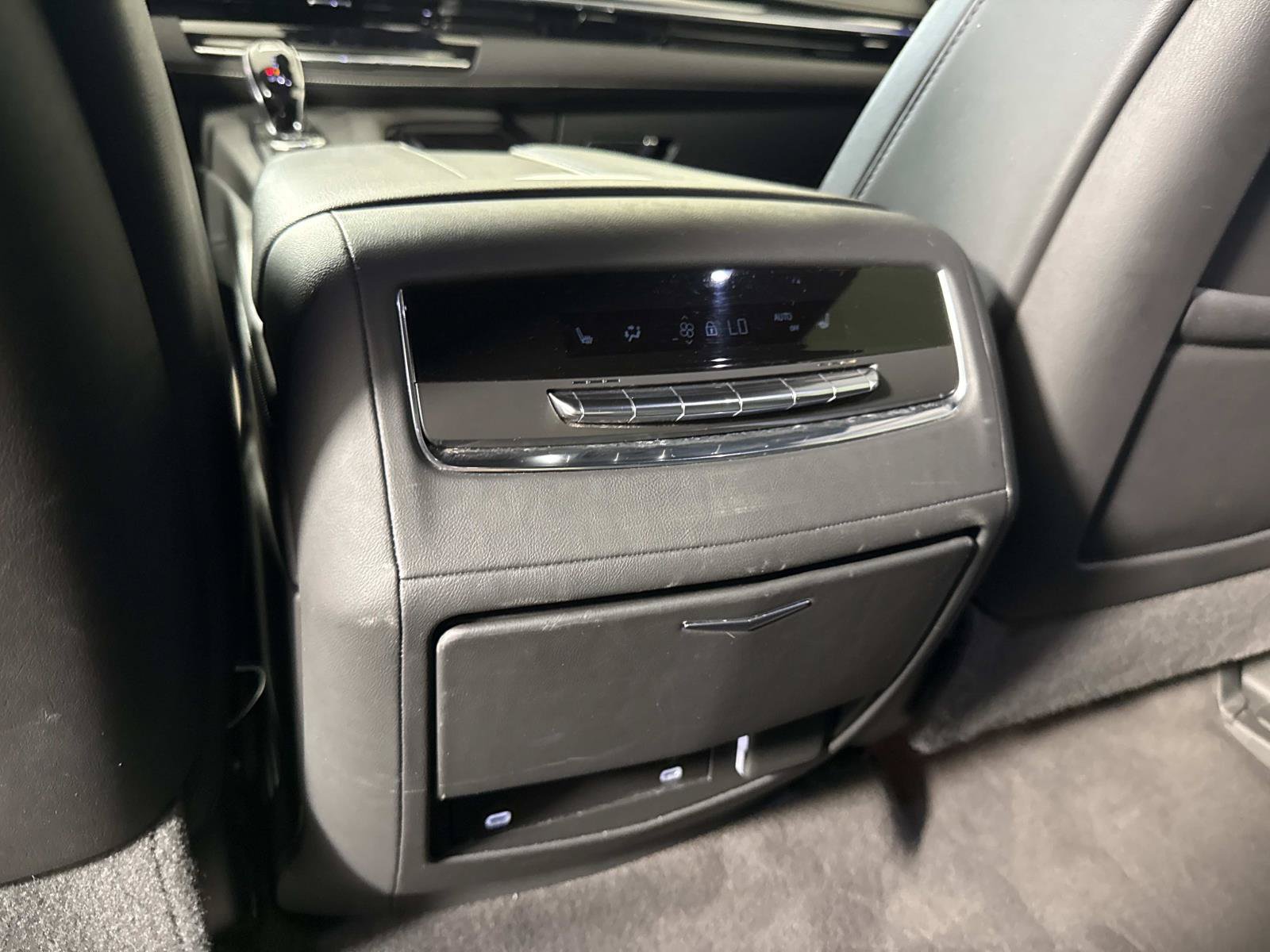 Used 2024 Cadillac Escalade Sport AWD/4WD image 16