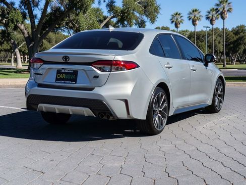 Used 2020 Toyota Corolla SE w/ SE Premium Package image 7
