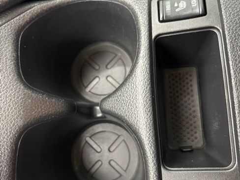 Used 2020 Nissan Rogue SV FWD image 9