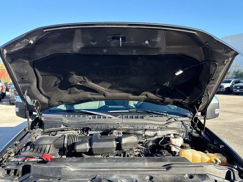 Used 2017 Ford F250 XLT w/ XLT Premium Package image 29