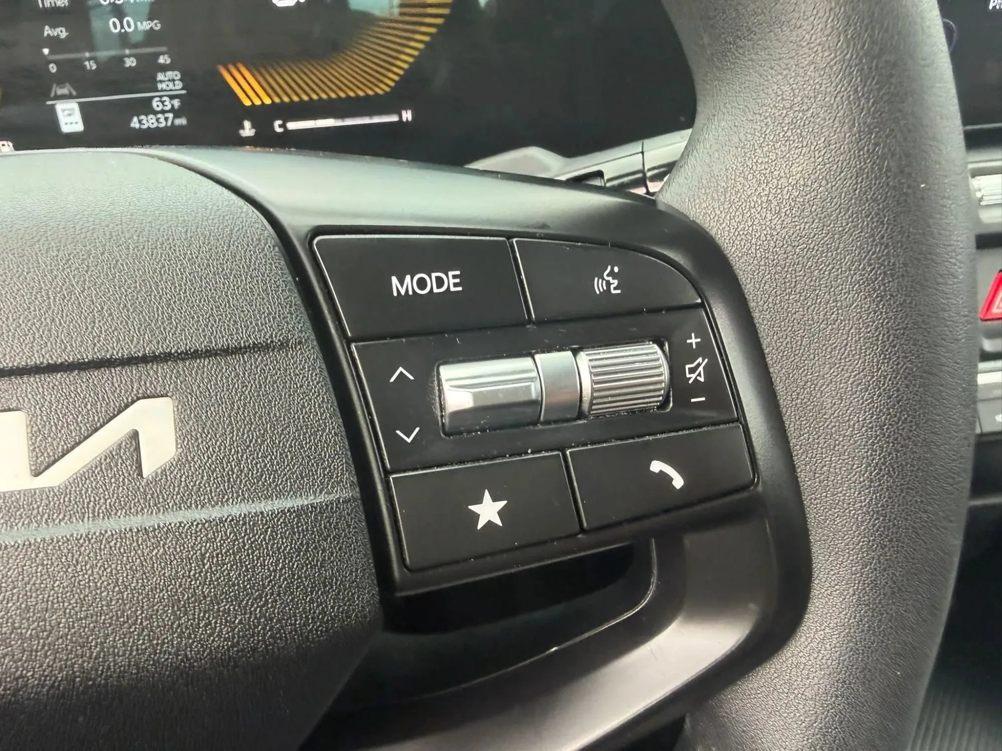 Used 2025 Kia K4 FWD image 14