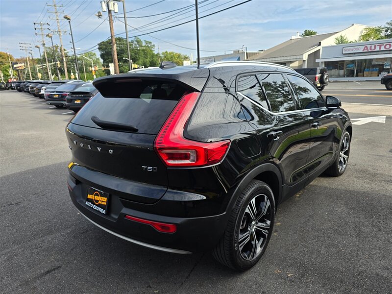 Used 2021 Volvo XC40 T5 Inscription w/ Advanced Package AWD/4WD image 3