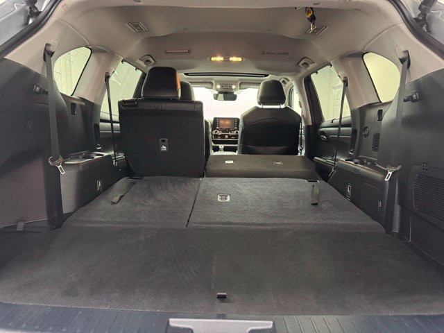 Used 2022 Toyota Highlander XLE AWD/4WD image 37