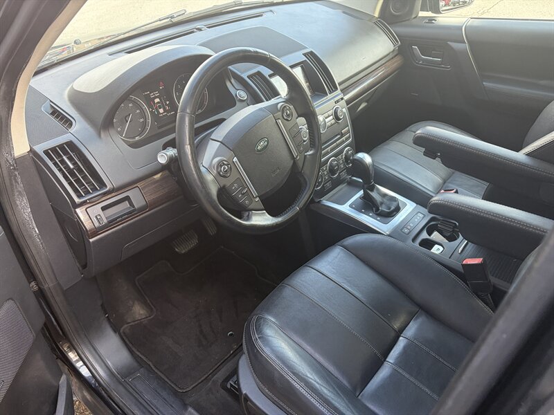 Used 2014 Land Rover LR2 AWD/4WD image 8