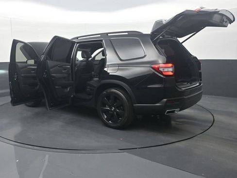 Used 2025 Honda Pilot Black Edition image 39