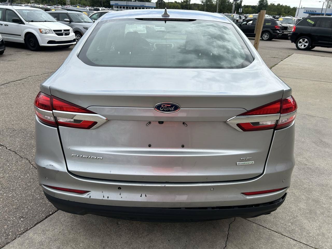 Used 2020 Ford Fusion SE FWD image 6