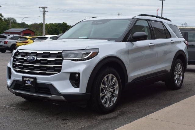 Used 2026 Ford Explorer Active w/ Active Comfort Package AWD/4WD image 15