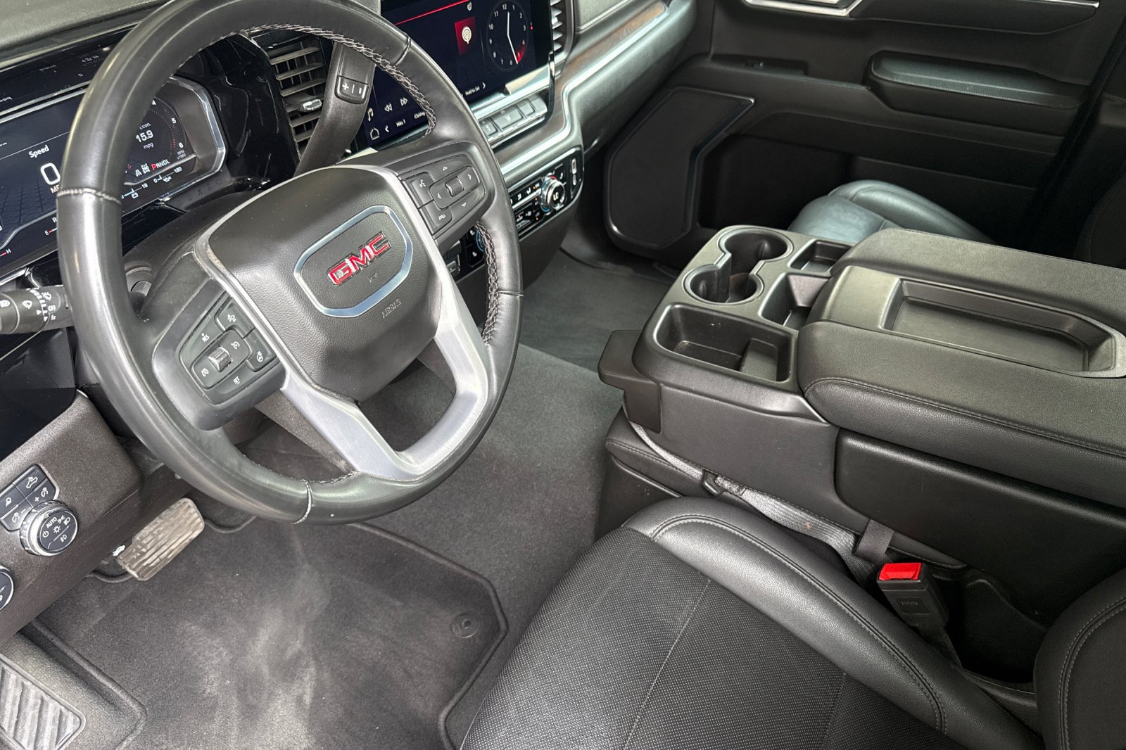 Used 2025 GMC Sierra 1500 SLT AWD/4WD image 9