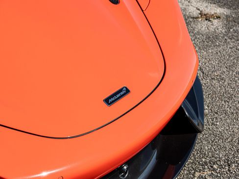 Used 2021 McLaren 765LT image 11