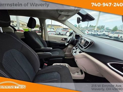 Used 2023 Chrysler Voyager LX FWD image 29