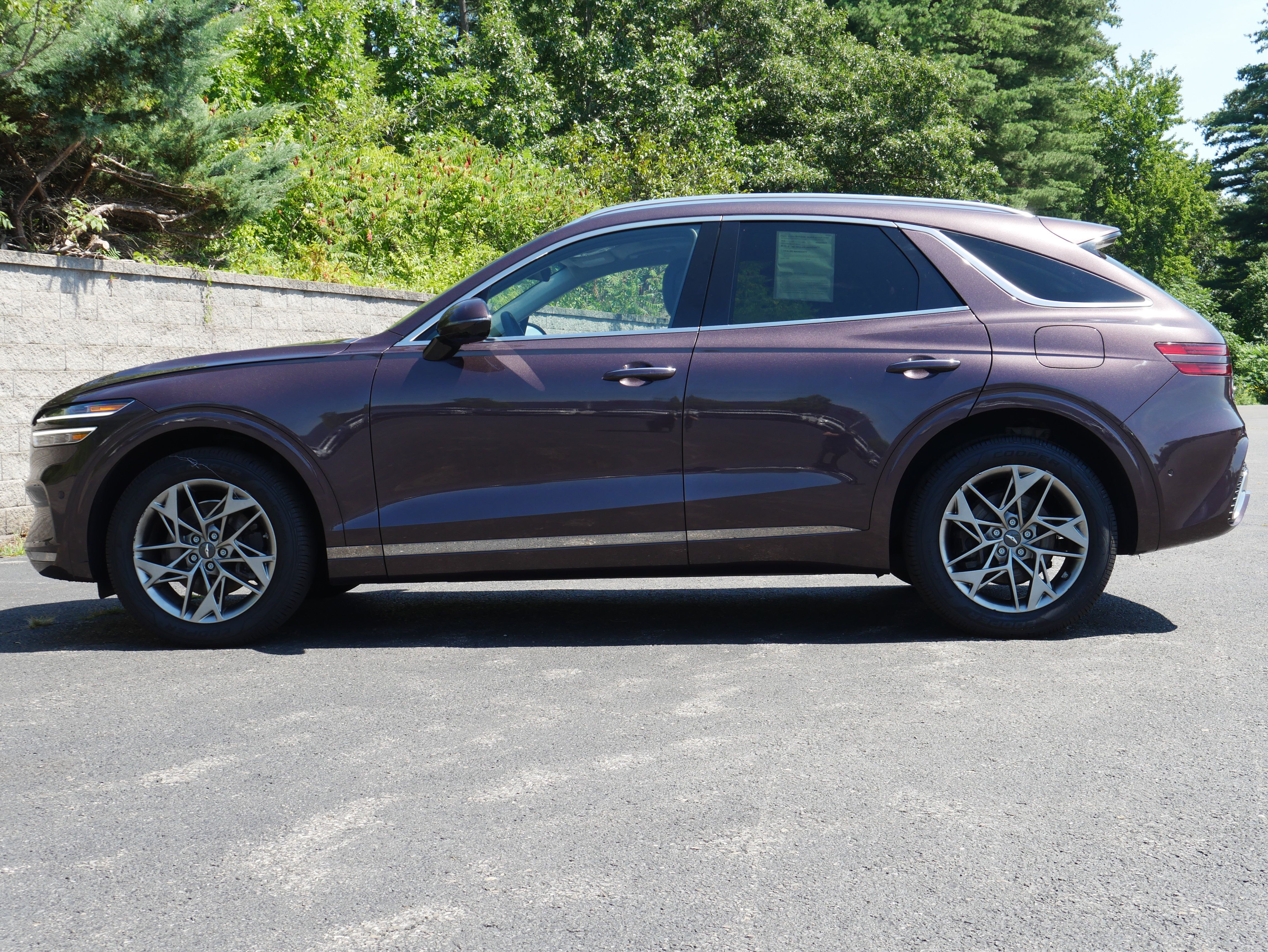Used 2022 Genesis GV70 2.5T w/ Advanced Package AWD/4WD image 3