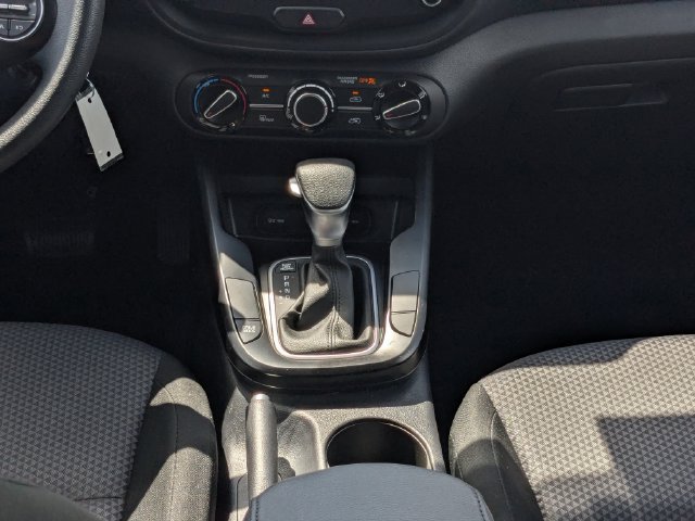 Used 2025 Kia Soul LX w/ LX Technology Package FWD image 18
