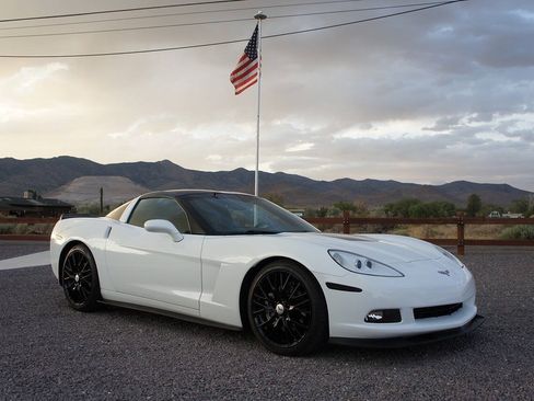 Used 2011 Chevrolet Corvette Coupe w/ 1LT RWD image 45