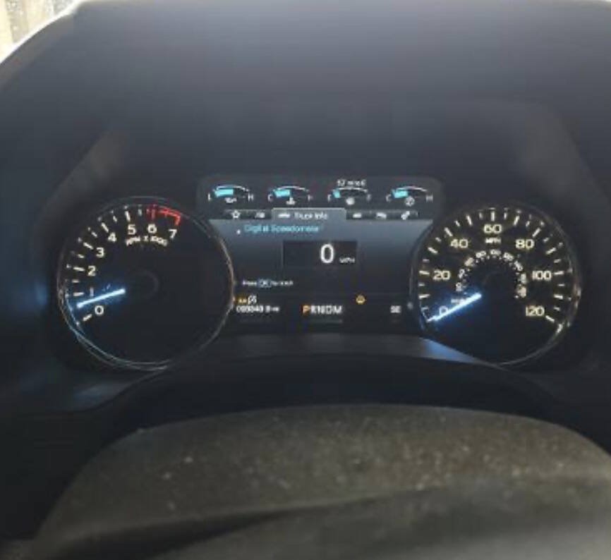 Used 2018 Ford F150 Platinum w/ Equipment Group 701A Luxury AWD/4WD image 18