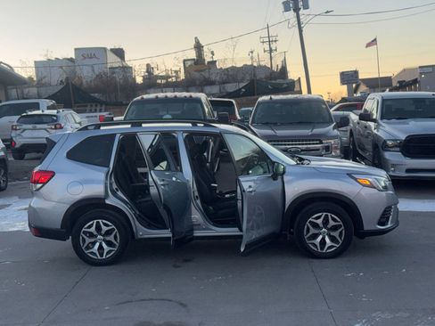 Used 2022 Subaru Forester Premium w/ Popular Package #1 image 21