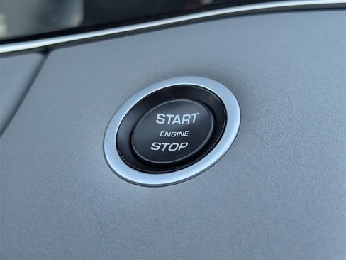 Used 2022 Land Rover Range Rover Evoque R-Dynamic S image 22