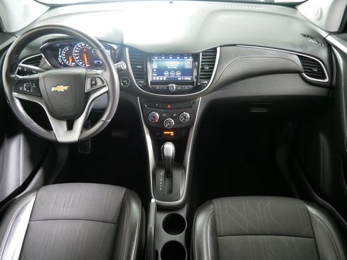 Used 2019 Chevrolet Trax LT w/ LT Convenience Package image 10
