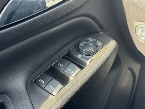 Used 2023 Chevrolet Equinox LT image 29