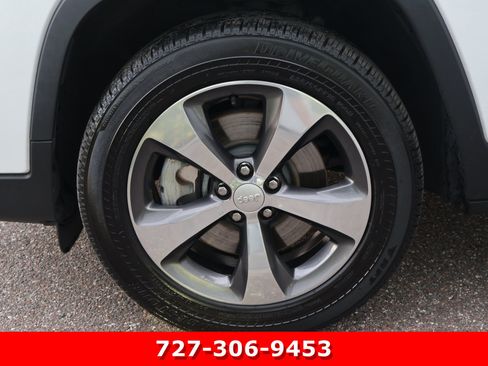 Used 2020 Jeep Cherokee Limited AWD/4WD image 14