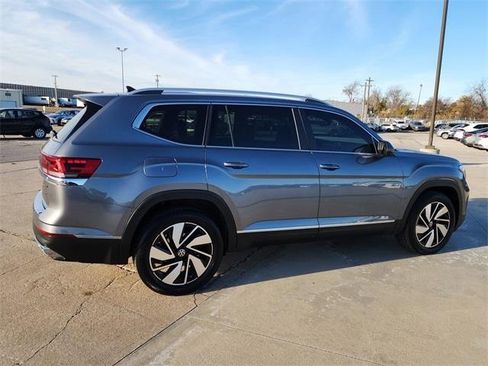 Used 2024 Volkswagen Atlas SEL image 2