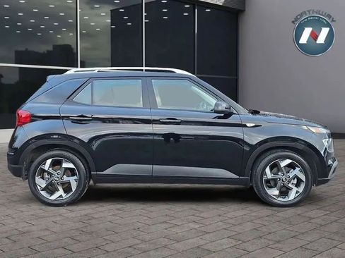 Used 2023 Hyundai Venue SEL image 6