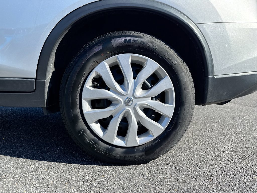 Used 2016 Nissan Rogue S FWD image 26