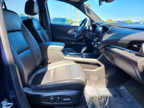 Used 2023 Chevrolet Traverse LT AWD/4WD image 9