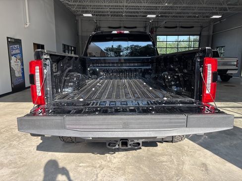 Used 2024 Ford F250 Lariat image 8