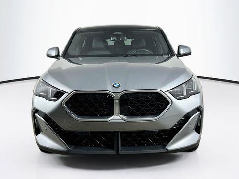 Used 2026 BMW X2 xDrive28i w/ Convenience Package AWD/4WD image 2