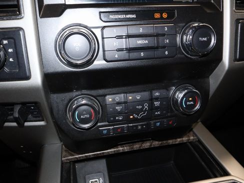 Used 2019 Ford F350 Lariat w/ Lariat Ultimate Package image 35