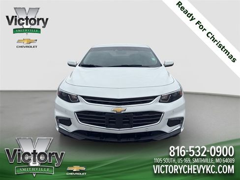 Used 2018 Chevrolet Malibu LT w/ Driver Confidence Package image 2